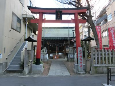 三河稲荷神社 鳥居と拝殿