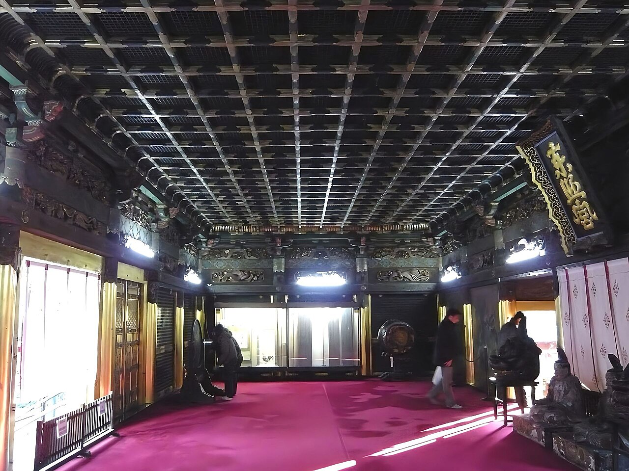 金色殿の建物内部