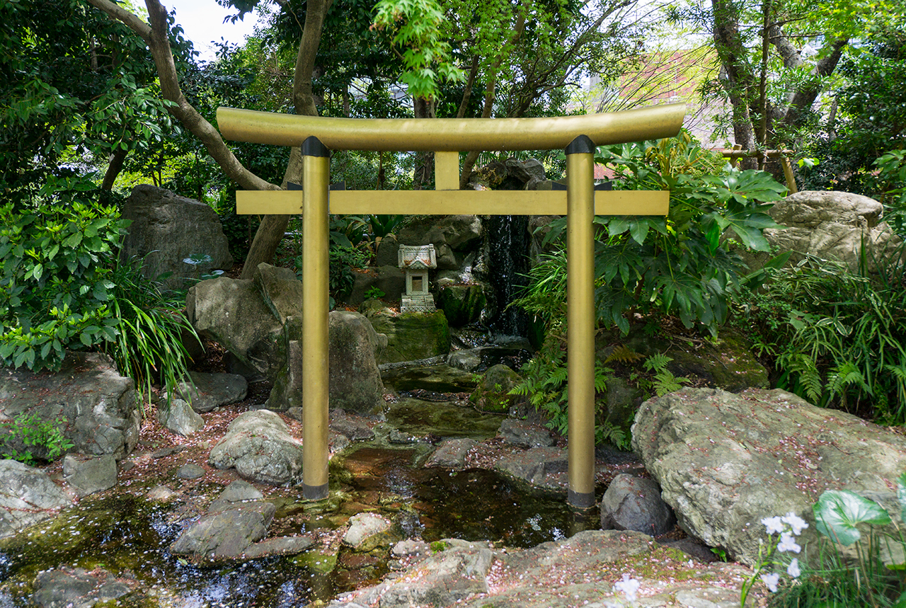 港区愛宕神社 児盤水（小判水）の滝