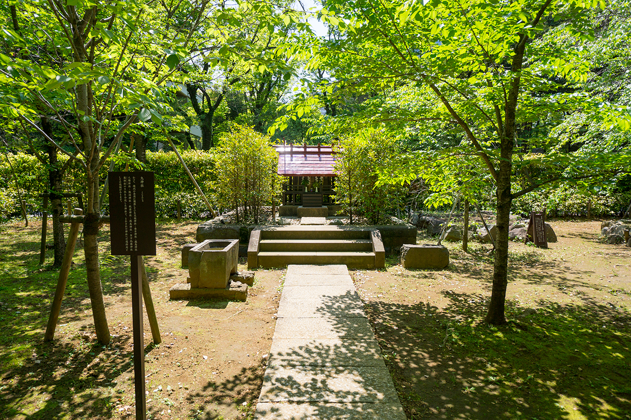 九神社と参道 