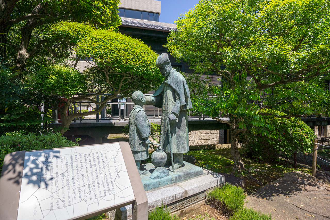 辻占売り少年の銅像