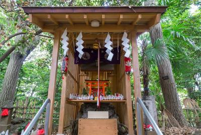 代々木八幡宮 出世稲荷社 社殿