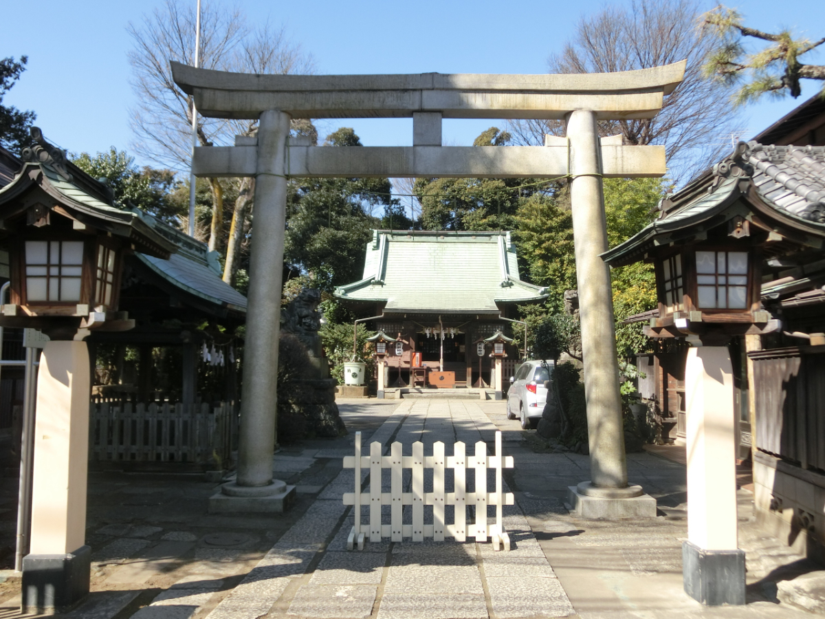 鳥居と拝殿