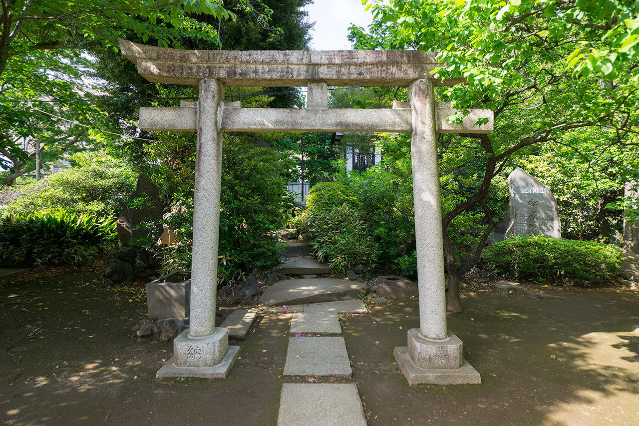 御嶽神社 鳥居
