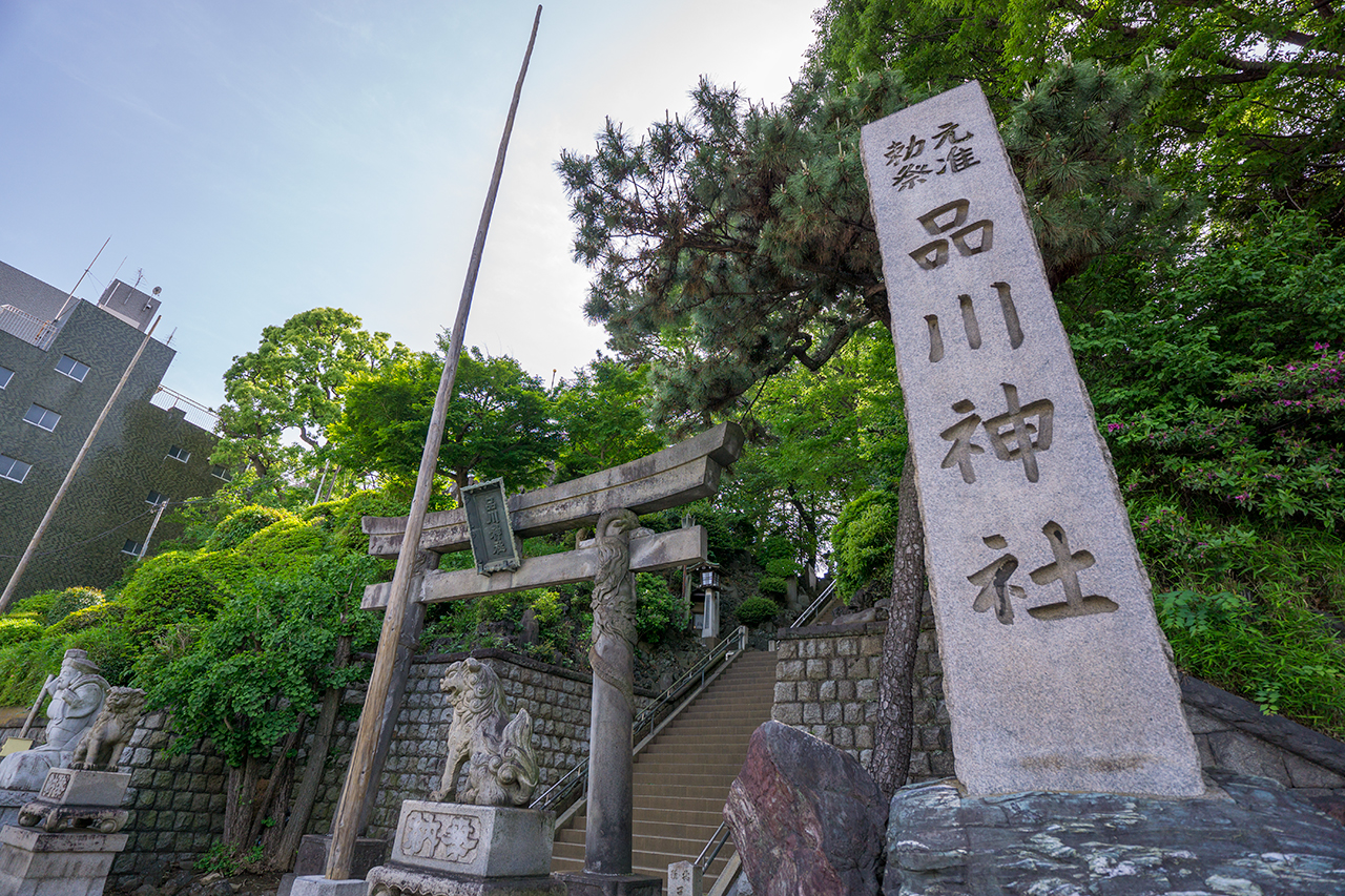 社号標と鳥居