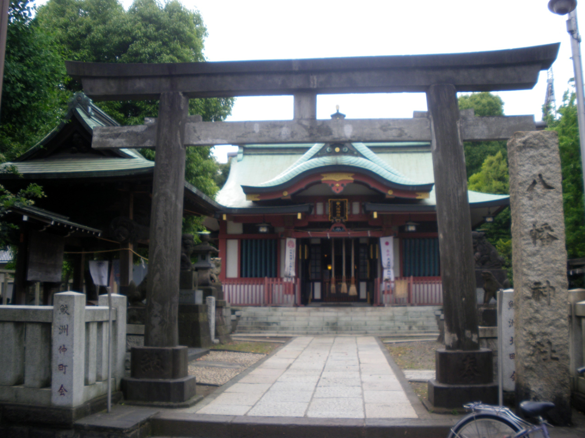 鳥居と拝殿
