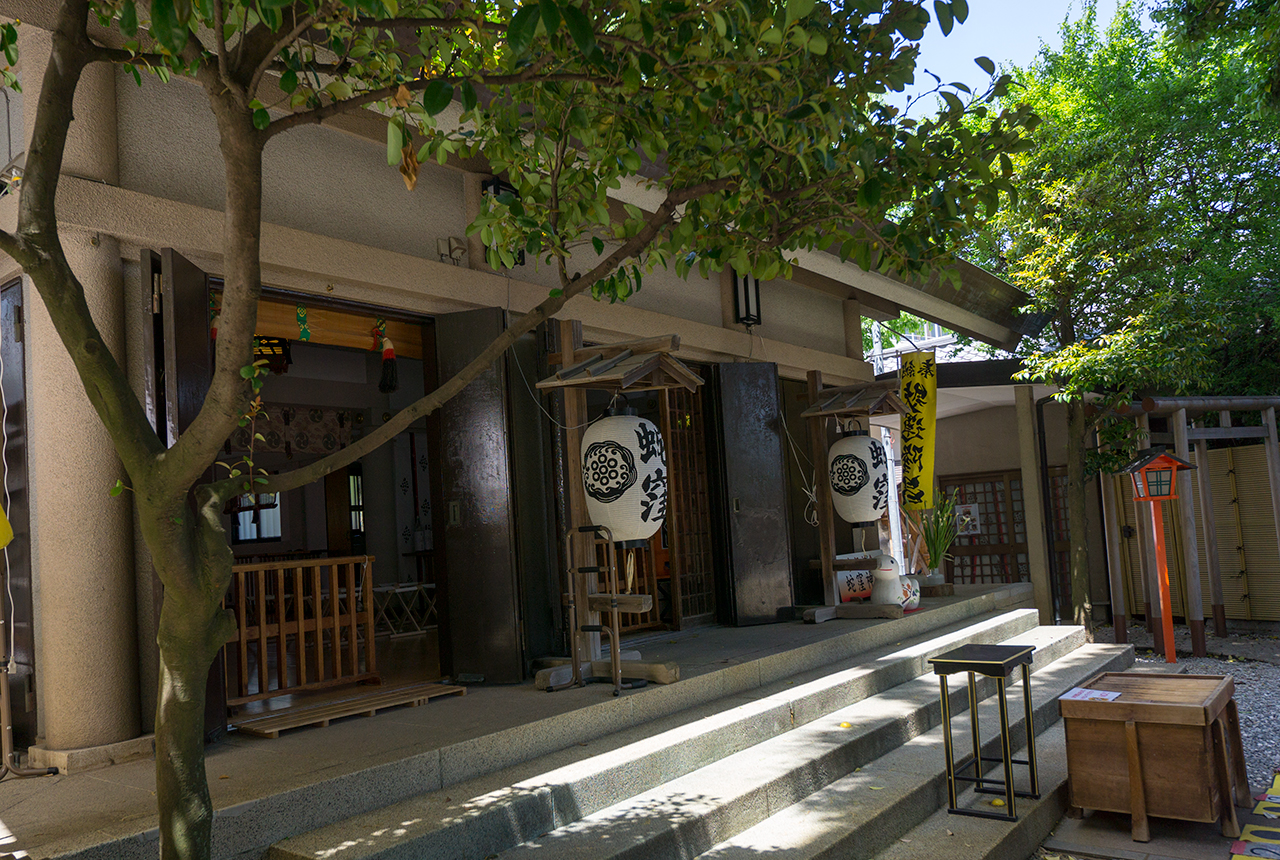 蛇窪神社社殿