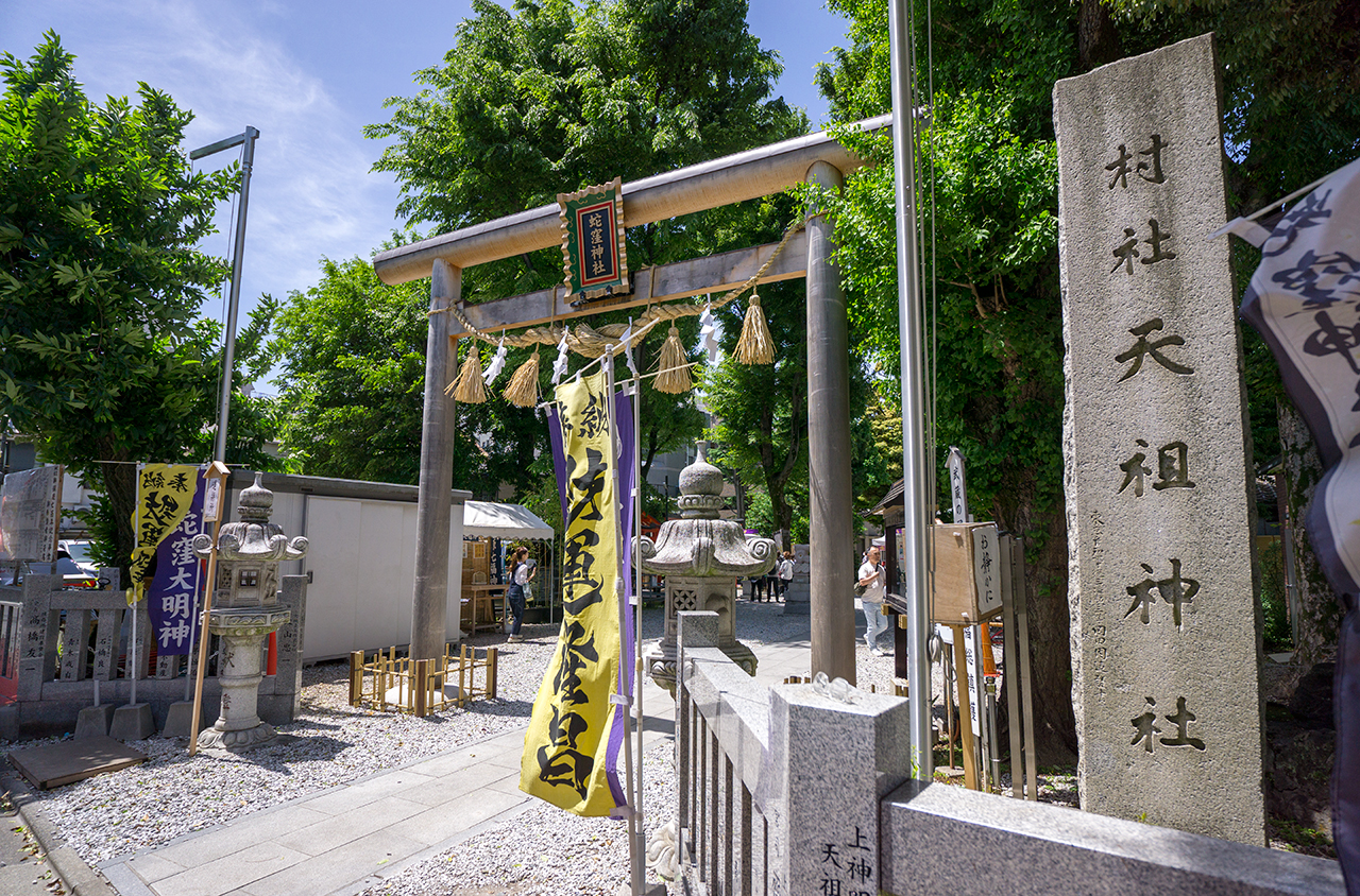 社号標と鳥居