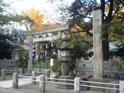 新田神社 鳥居と社号標