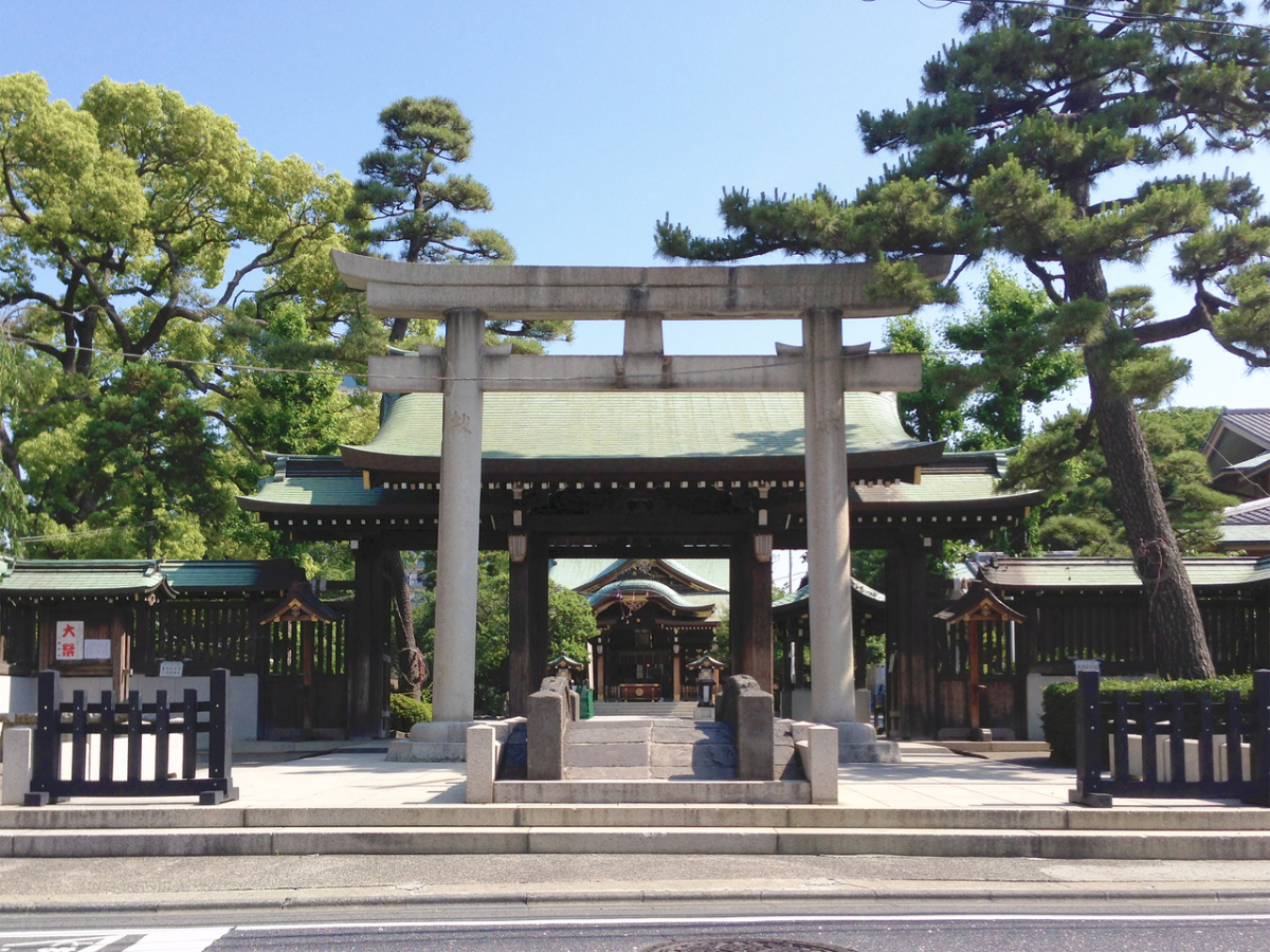 鳥居と神門