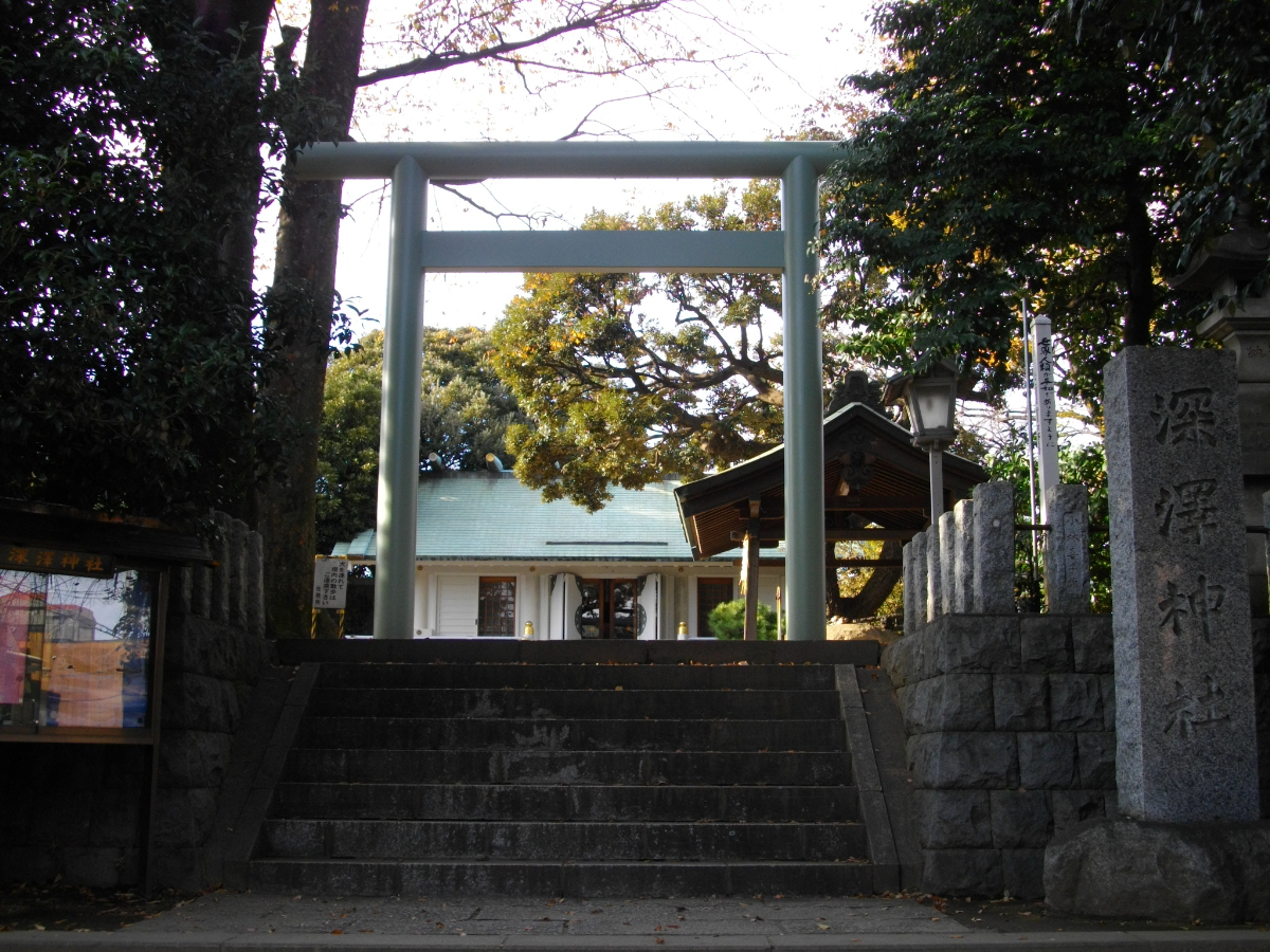 鳥居と拝殿