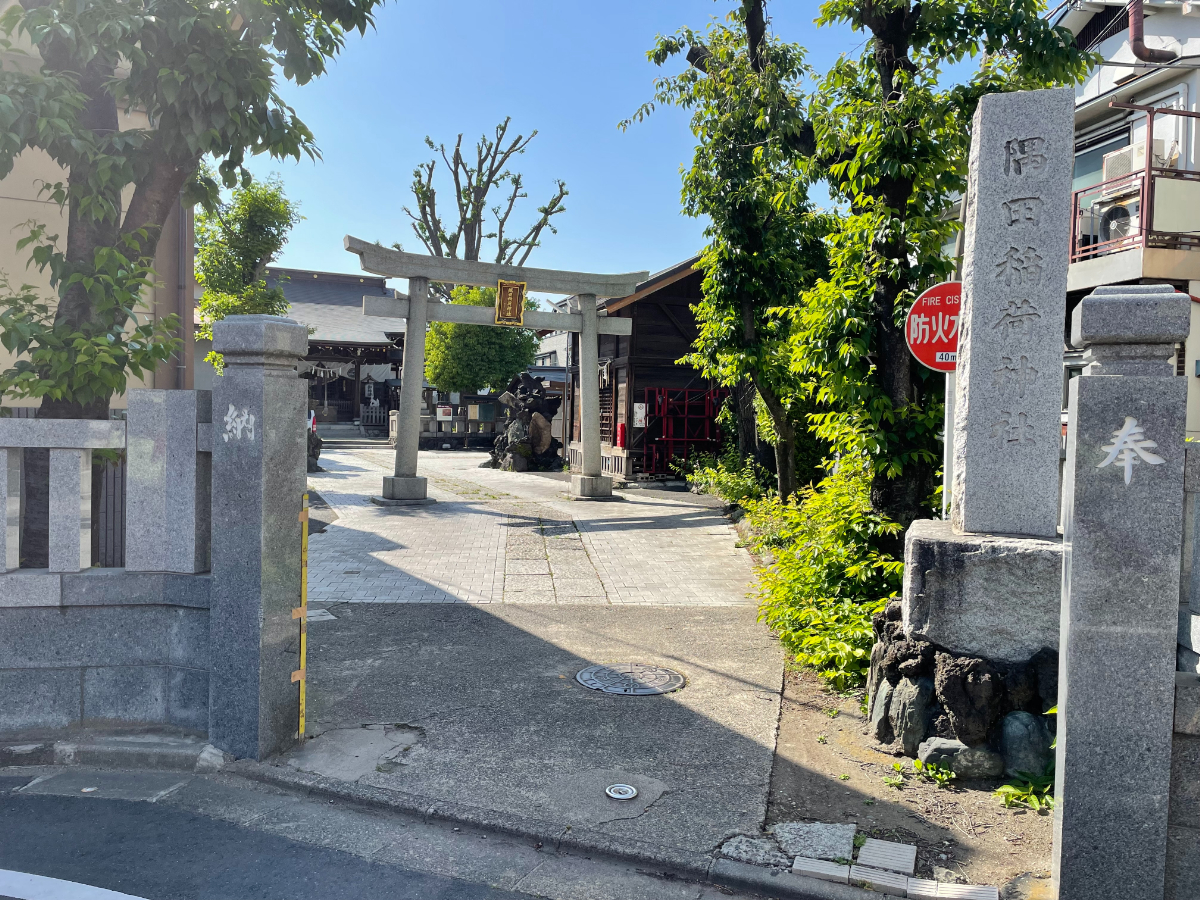 鳥居と社号標