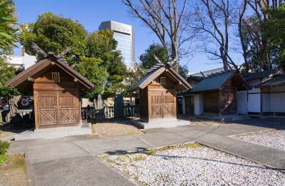 富岡八幡宮 境内の左手奥の末社全体