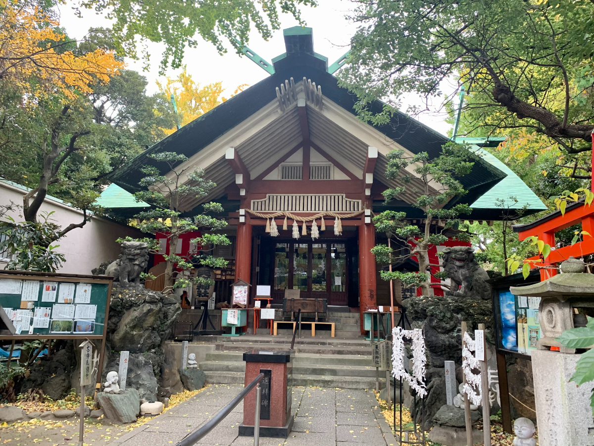 鳥居と拝殿