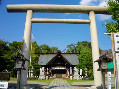 鷲神社 鳥居と拝殿