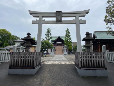 宇喜田稲荷神社 鳥居と拝殿