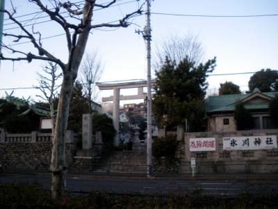 下落合氷川神社 鳥居と社殿