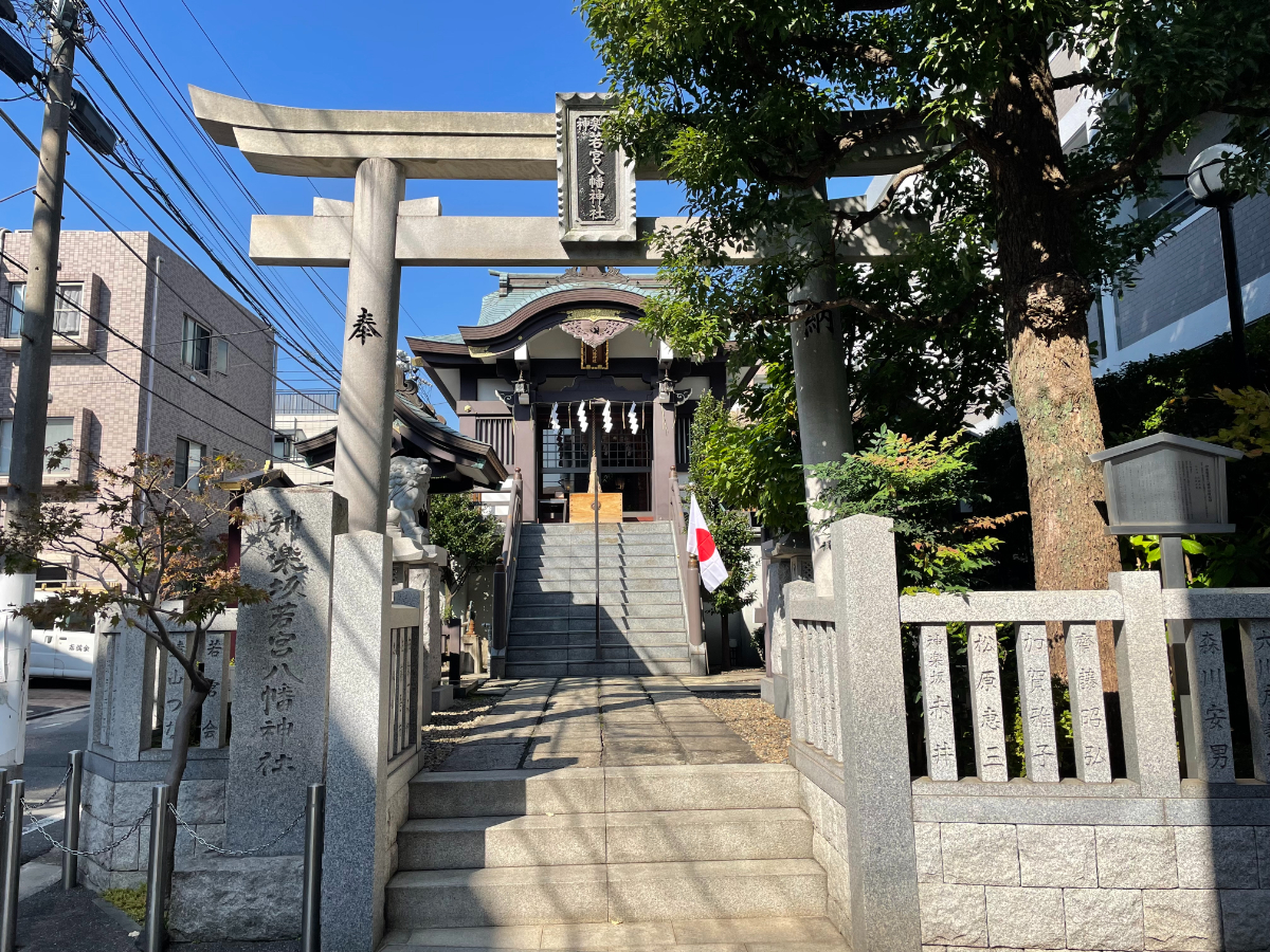 鳥居と拝殿