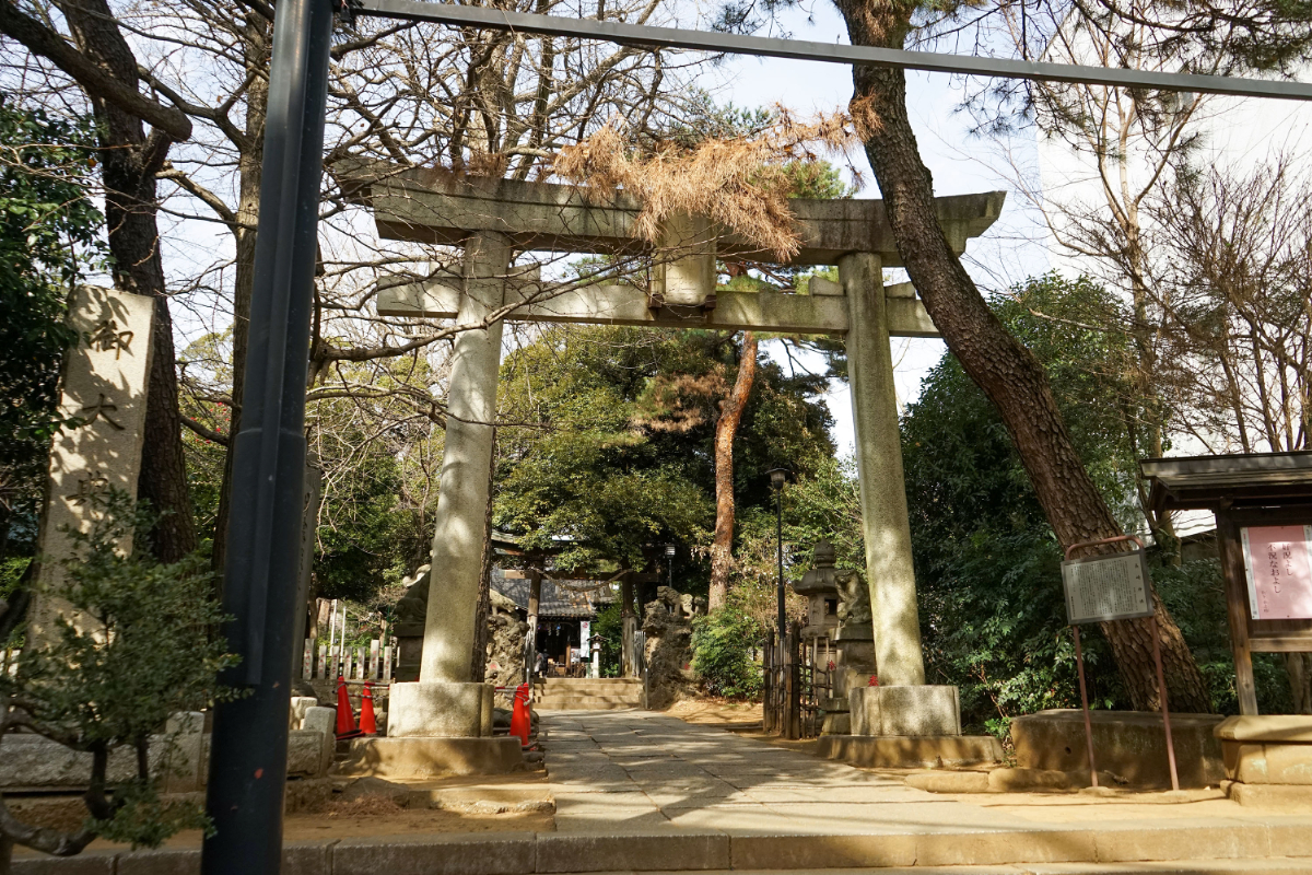 鳥居と拝殿