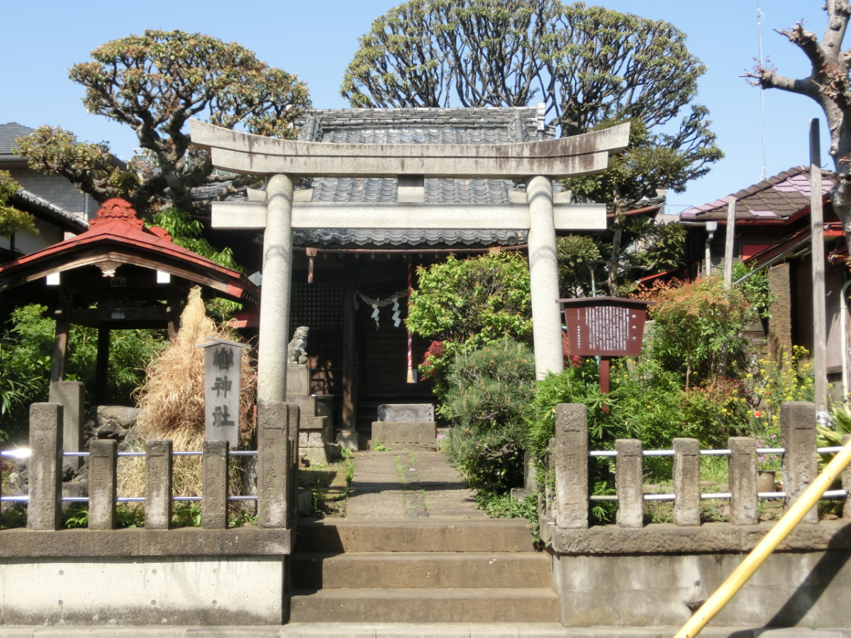 鳥居と拝殿