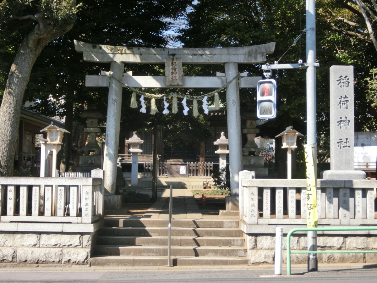 鳥居と拝殿
