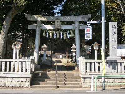 稲荷神社 鳥居と拝殿