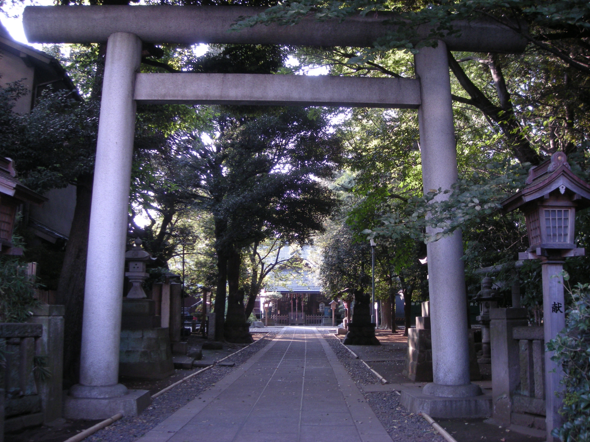 鳥居と拝殿