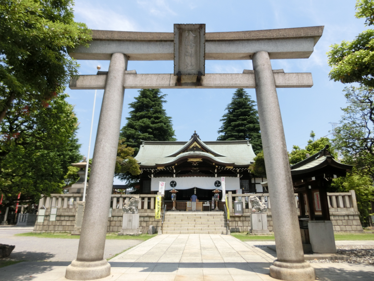鳥居と拝殿