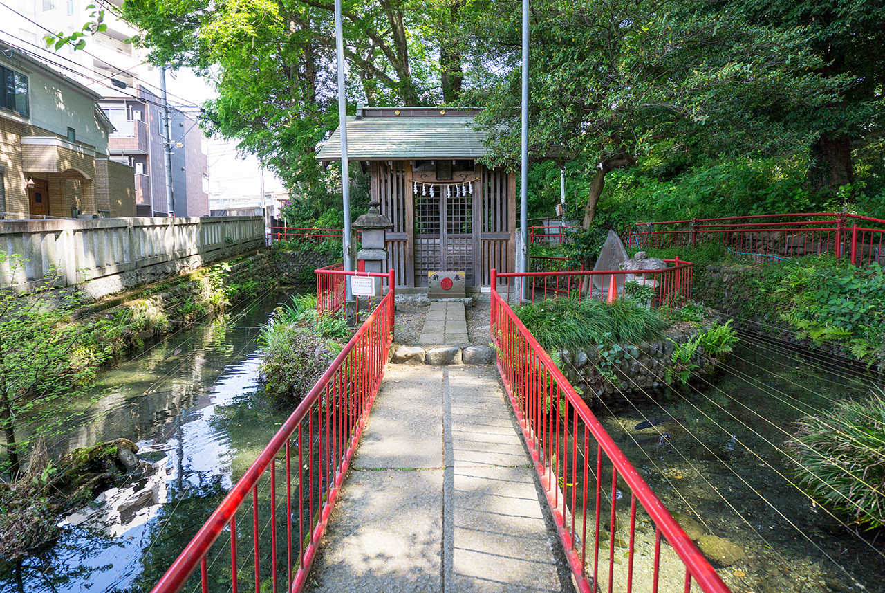 厳島神社 橋と社殿