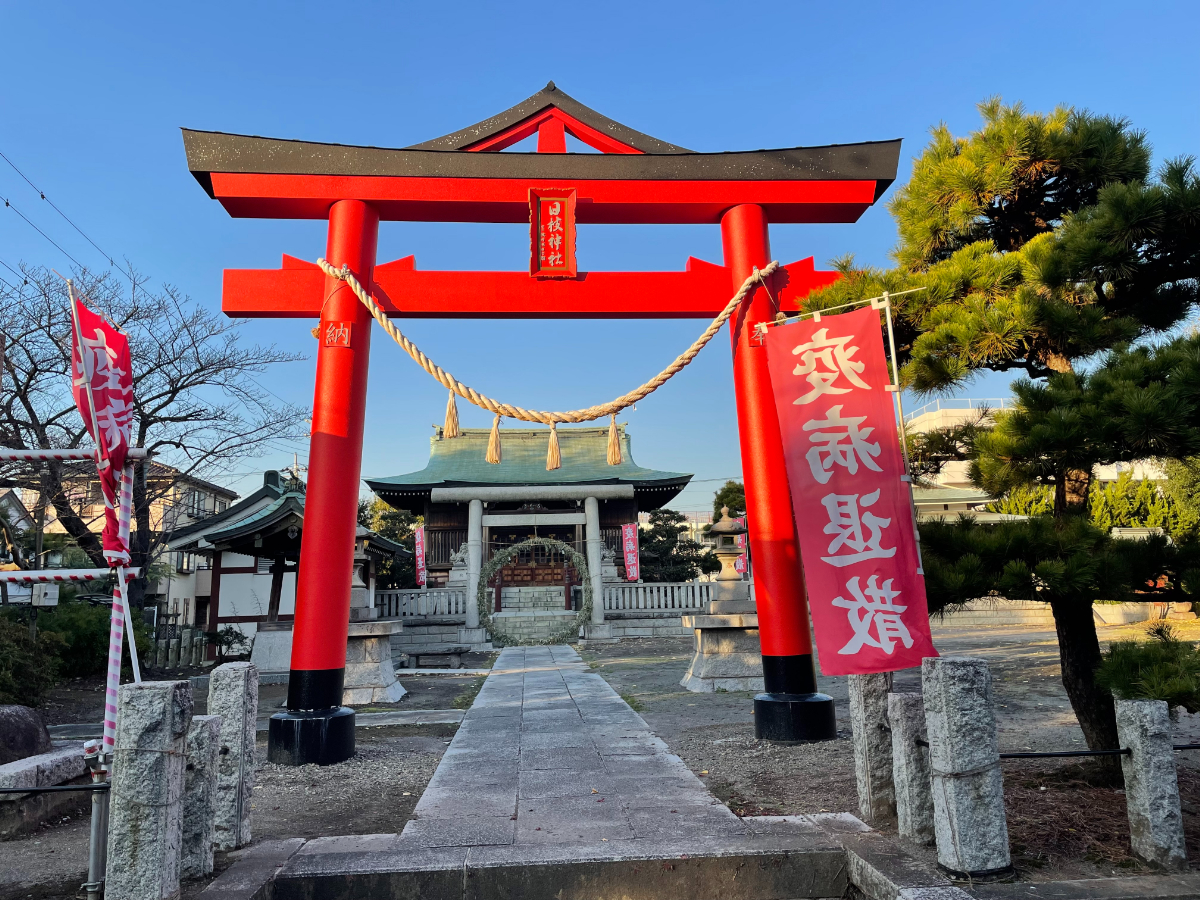 鳥居と拝殿