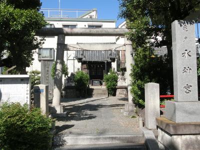 亀戸水神社 鳥居と拝殿