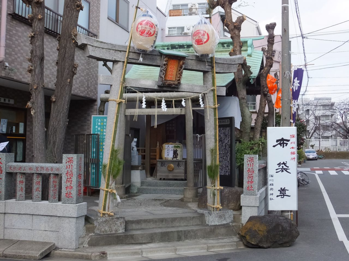 鳥居と拝殿