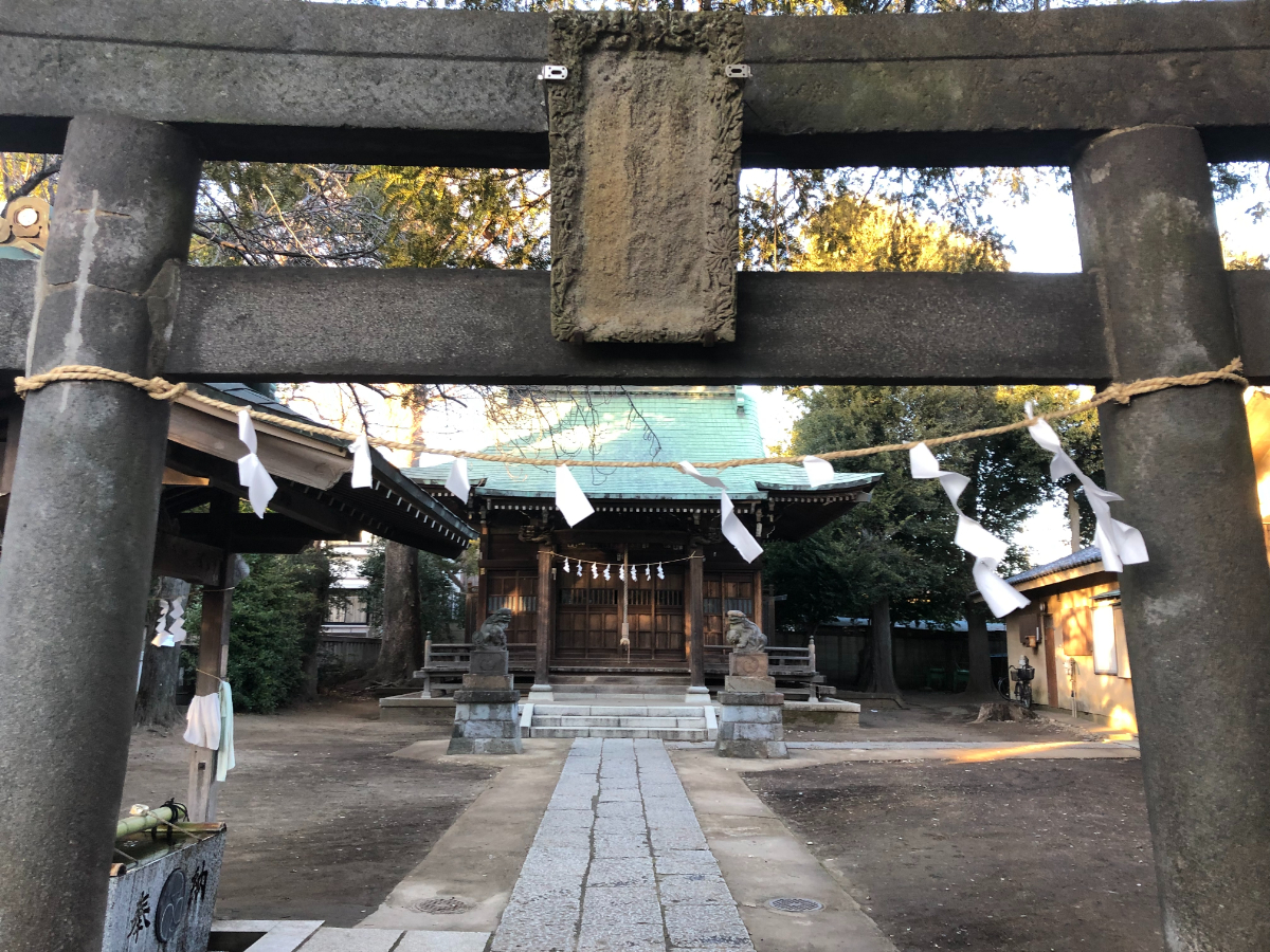 鳥居と拝殿