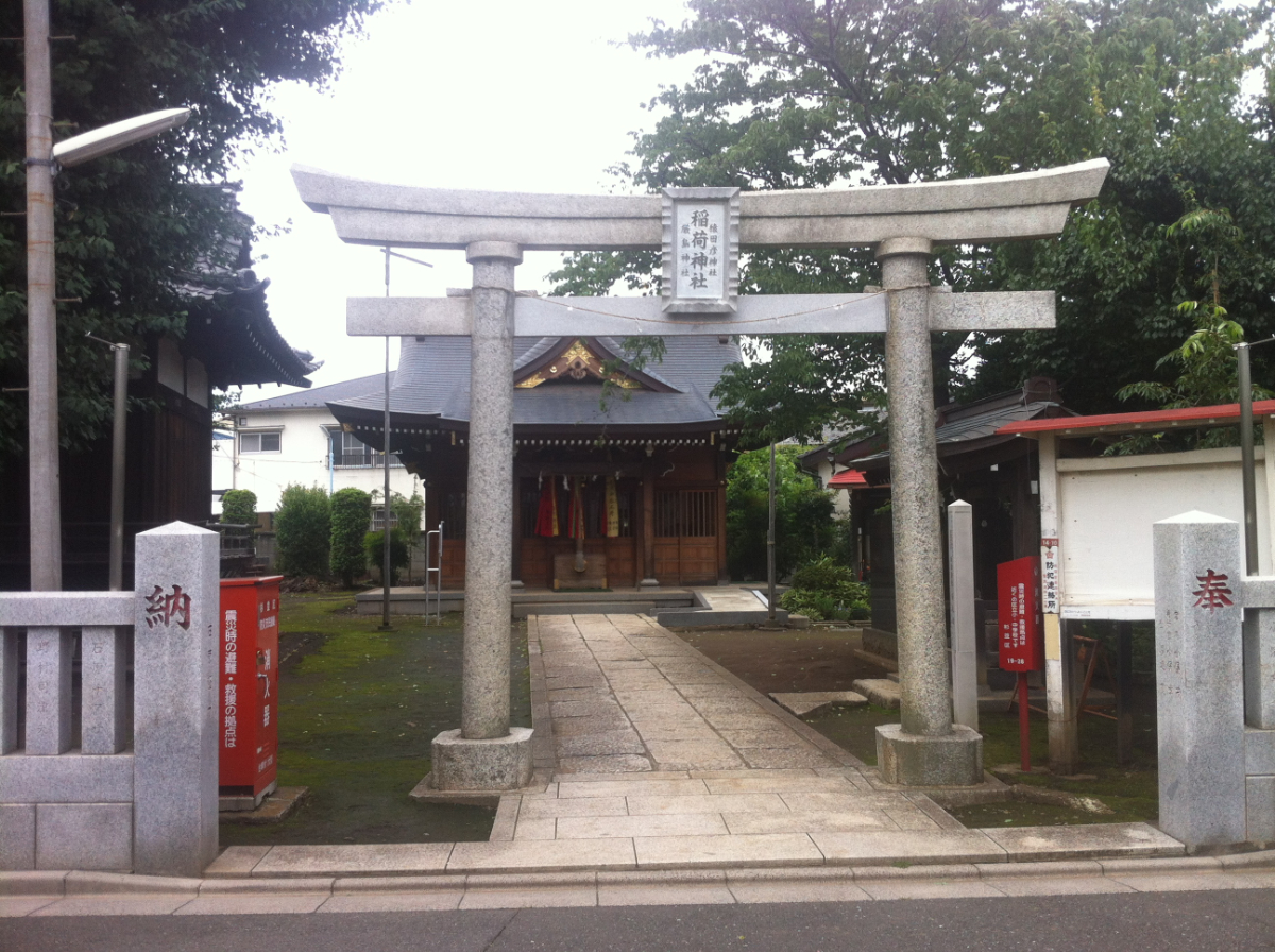 鳥居と拝殿