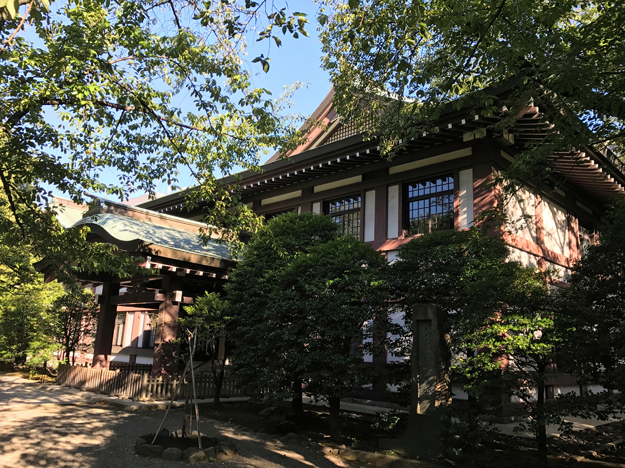 斎館 横から