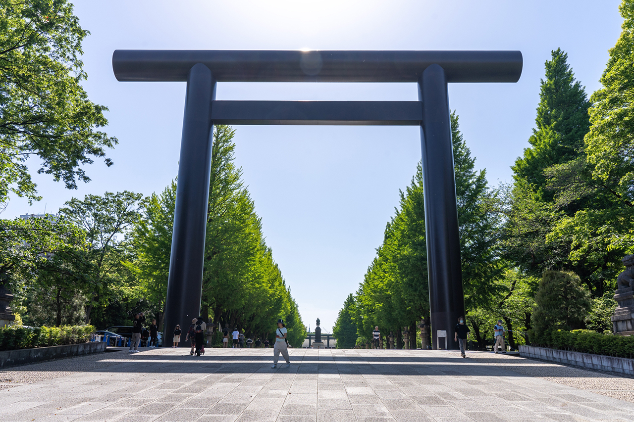 大きい第一の鳥居の裏