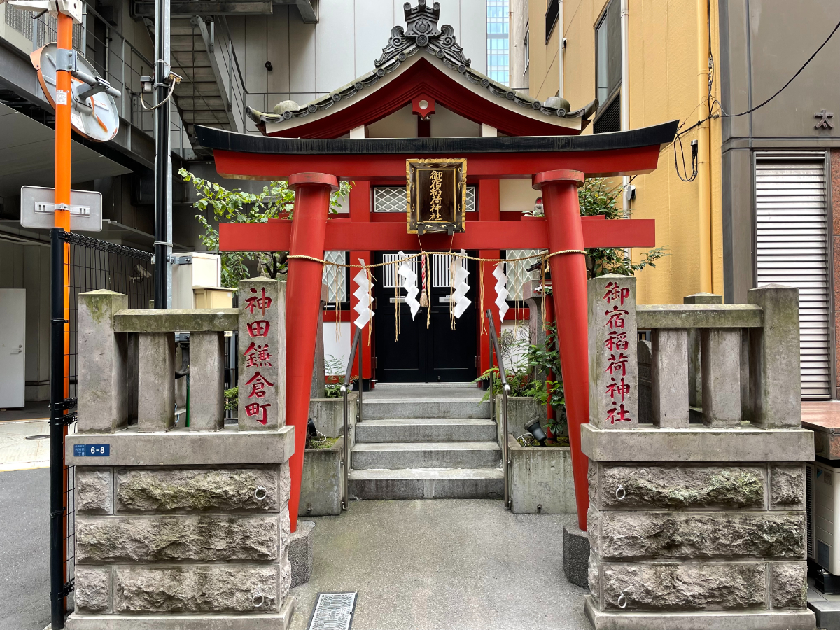鳥居と拝殿
