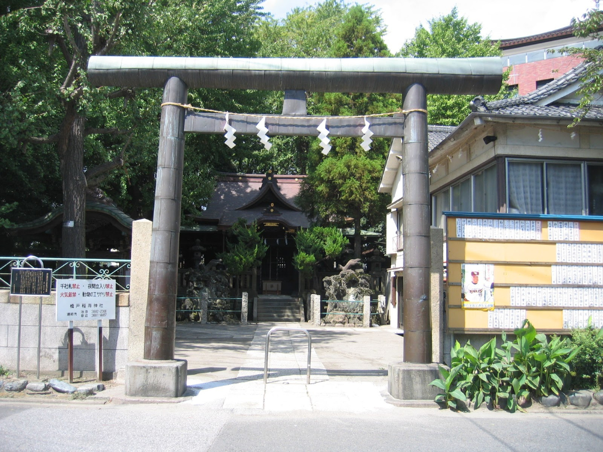 鳥居と拝殿