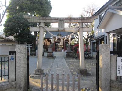 女塚神社 鳥居と拝殿