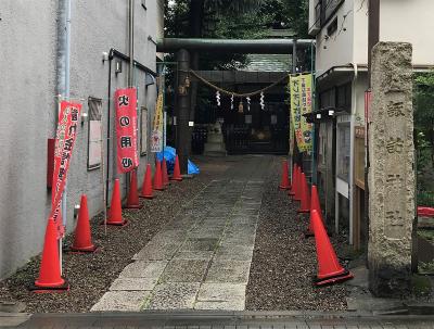 諏訪神社 鳥居と拝殿