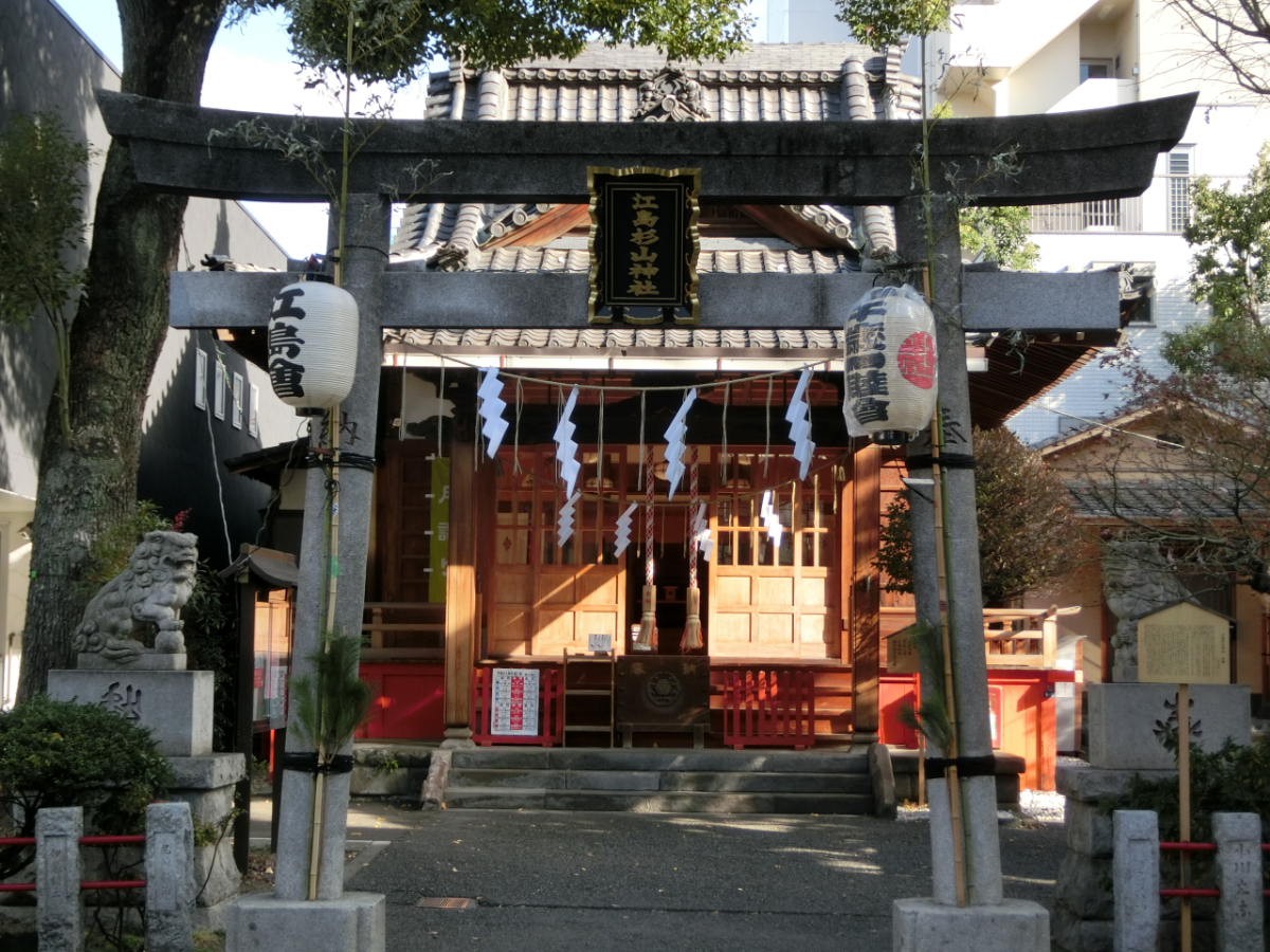 鳥居と拝殿