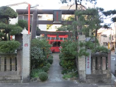 東灌森稲荷神社 鳥居と拝殿