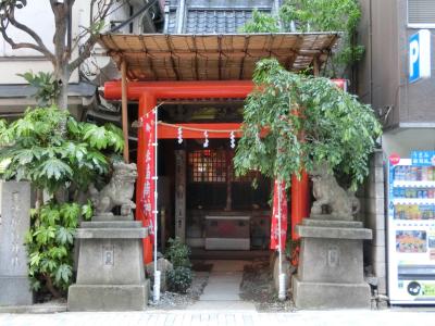 宝珠稲荷神社 鳥居と拝殿
