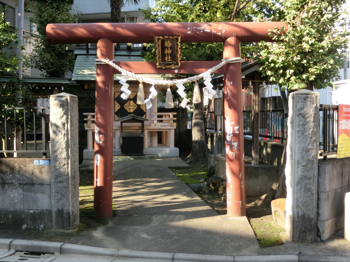鳥居と拝殿