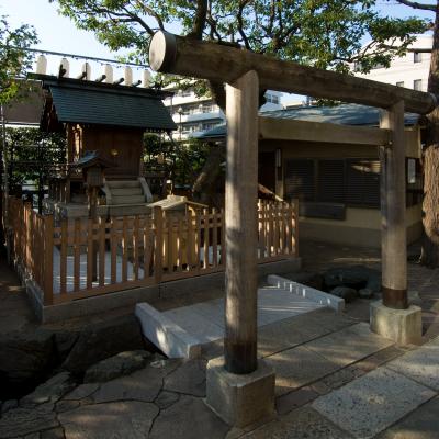 厳嶋神社 鳥居と拝殿