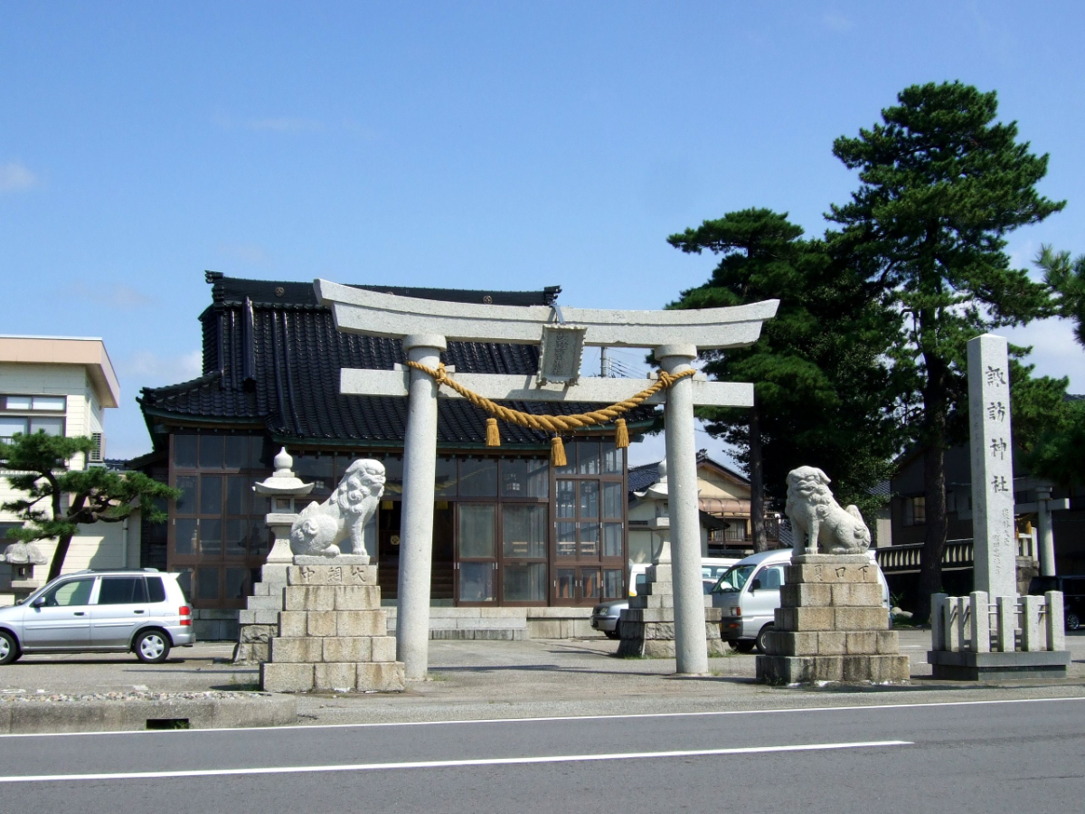 鳥居と拝殿