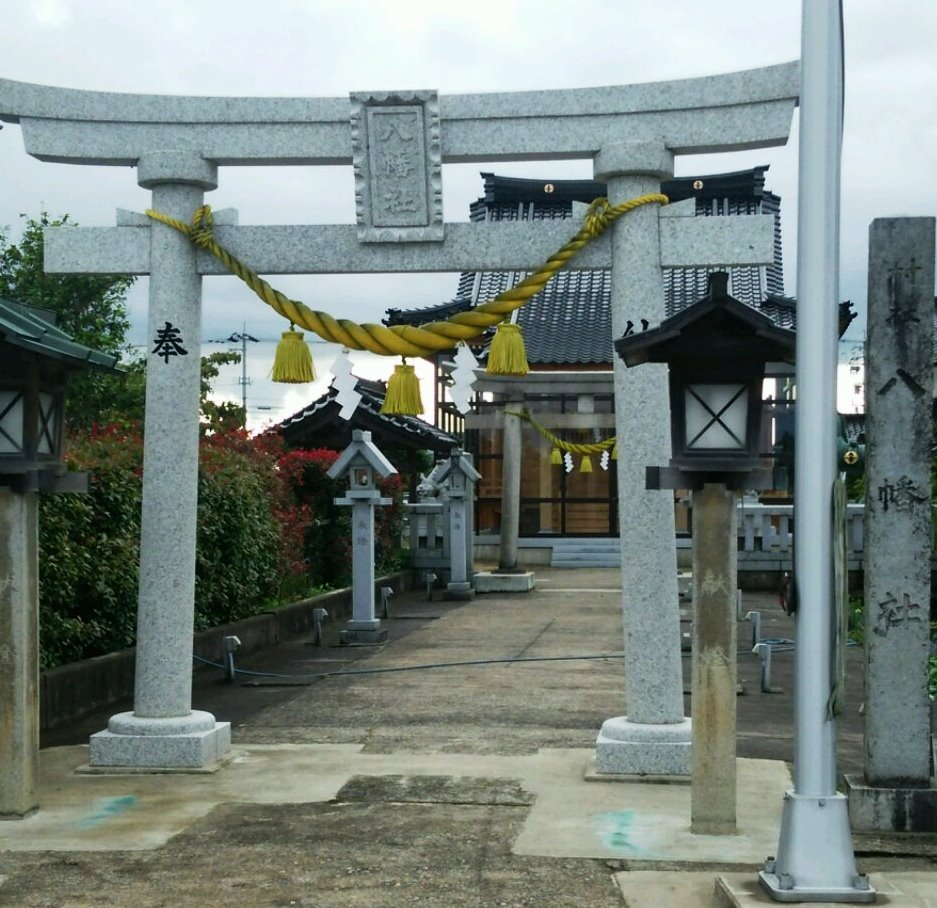 鳥居と拝殿