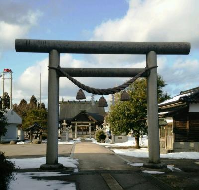 神明社 鳥居と拝殿