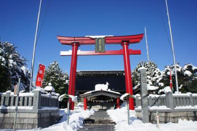 越中護国八幡宮 鳥居と拝殿