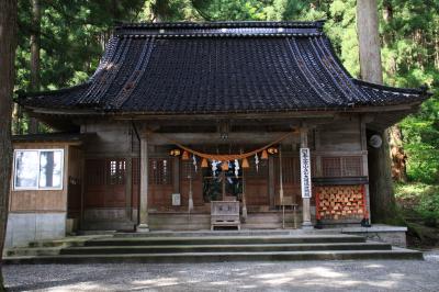 雄山神社 中宮祈願殿 拝殿